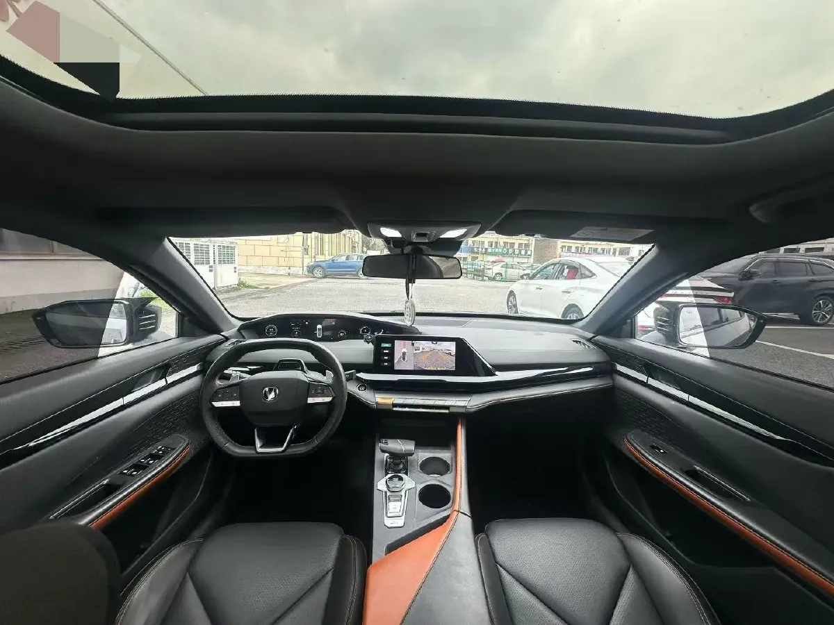 2022 ChangAn UNI-V 1.5T 188HP L4 7DCT,autocango,china used car exporter,china ev exporter,chinese used car exporter,chinese used ev exporter