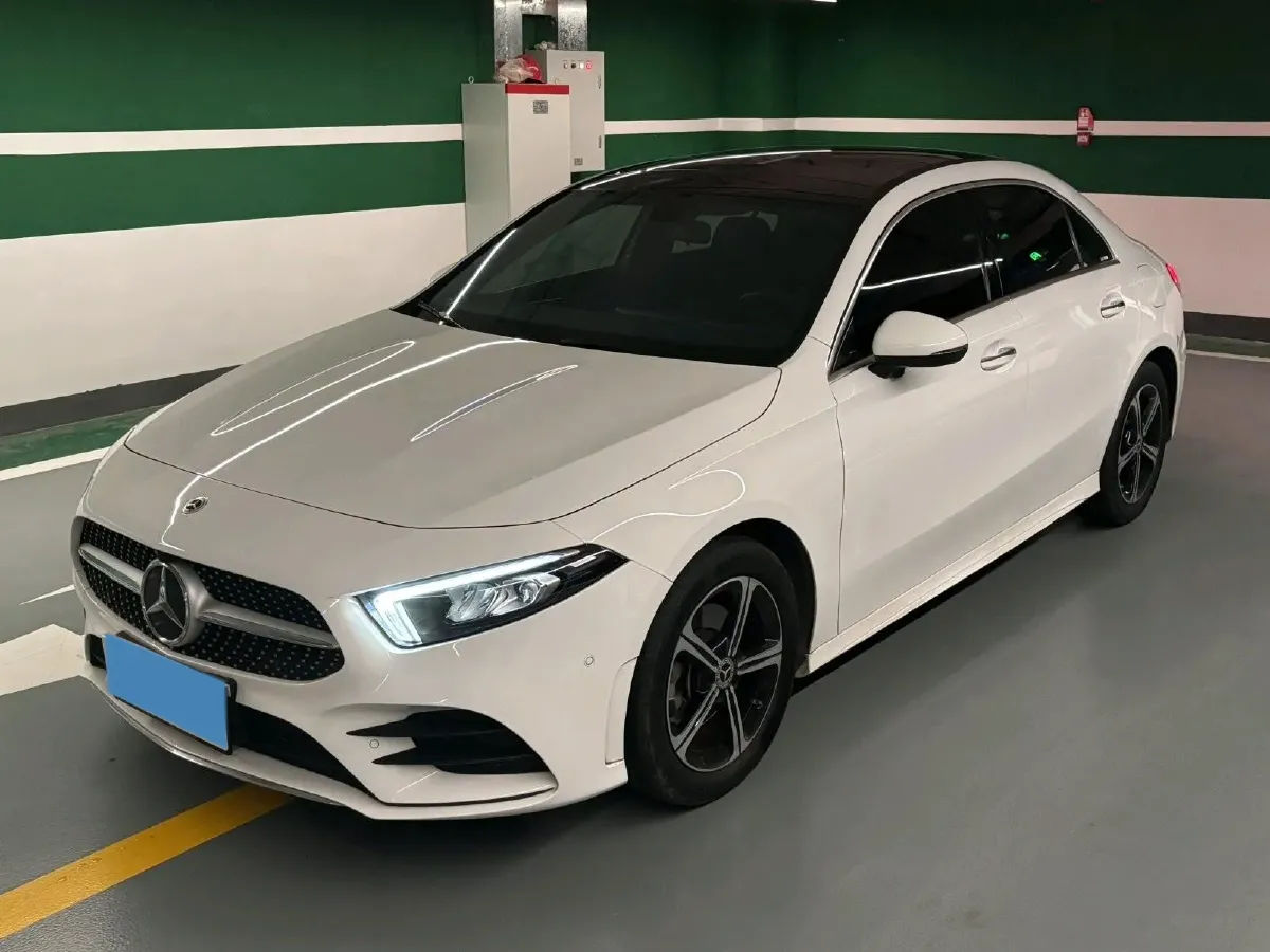 2022 Mercedes-Benz A Class 1.3T 163HP L4 7DCT,autocango,china used car exporter,china ev exporter,chinese used car exporter,chinese used ev exporter
