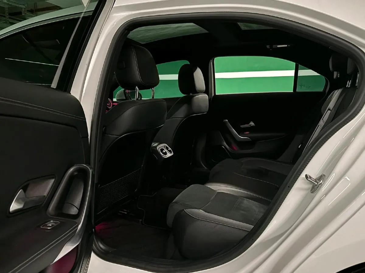 2022 Mercedes-Benz A Class 1.3T 163HP L4 7DCT,autocango,china used car exporter,china ev exporter,chinese used car exporter,chinese used ev exporter