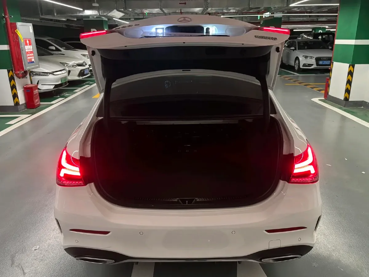 2022 Mercedes-Benz A Class 1.3T 163HP L4 7DCT,autocango,china used car exporter,china ev exporter,chinese used car exporter,chinese used ev exporter