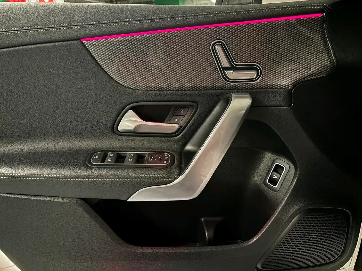 2022 Mercedes-Benz A Class 1.3T 163HP L4 7DCT,autocango,china used car exporter,china ev exporter,chinese used car exporter,chinese used ev exporter