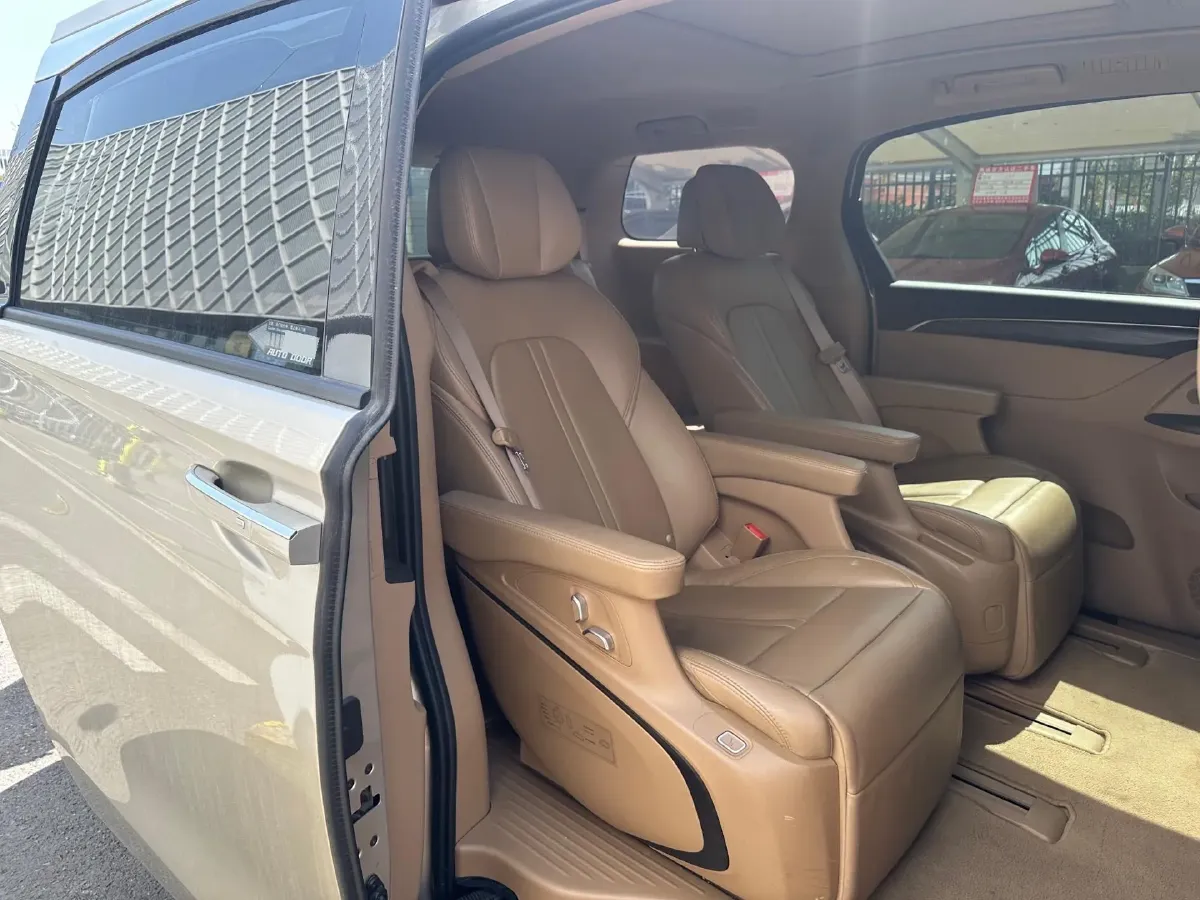 2021 Buick GL8 2.0T 237HP L4 9AT,autocango,china used car exporter,china ev exporter,chinese used car exporter,chinese used ev exporter