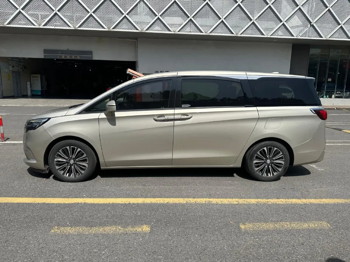 2021 Buick GL8 2.0T 237HP L4 9AT,autocango,china used car exporter,china ev exporter,chinese used car exporter,chinese used ev exporter