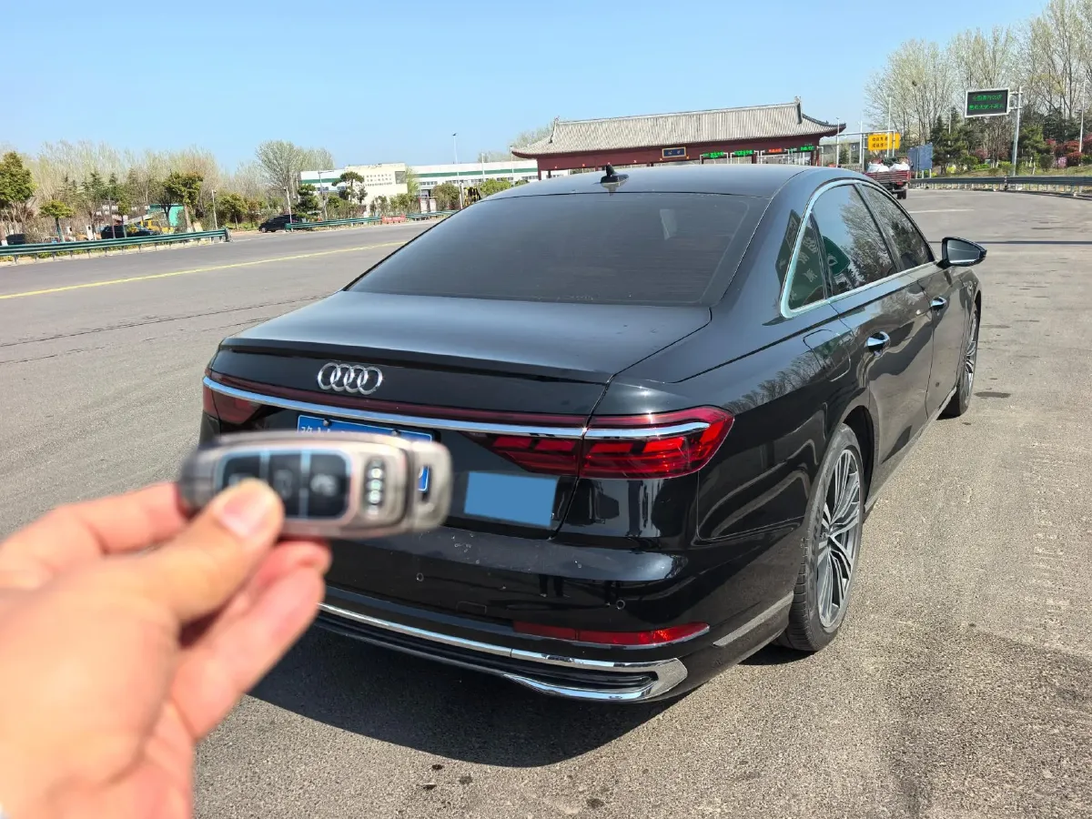 2024 Audi A8 3.0T 286HP V6 8AT,autocango,china used car exporter,china ev exporter,chinese used car exporter,chinese used ev exporter