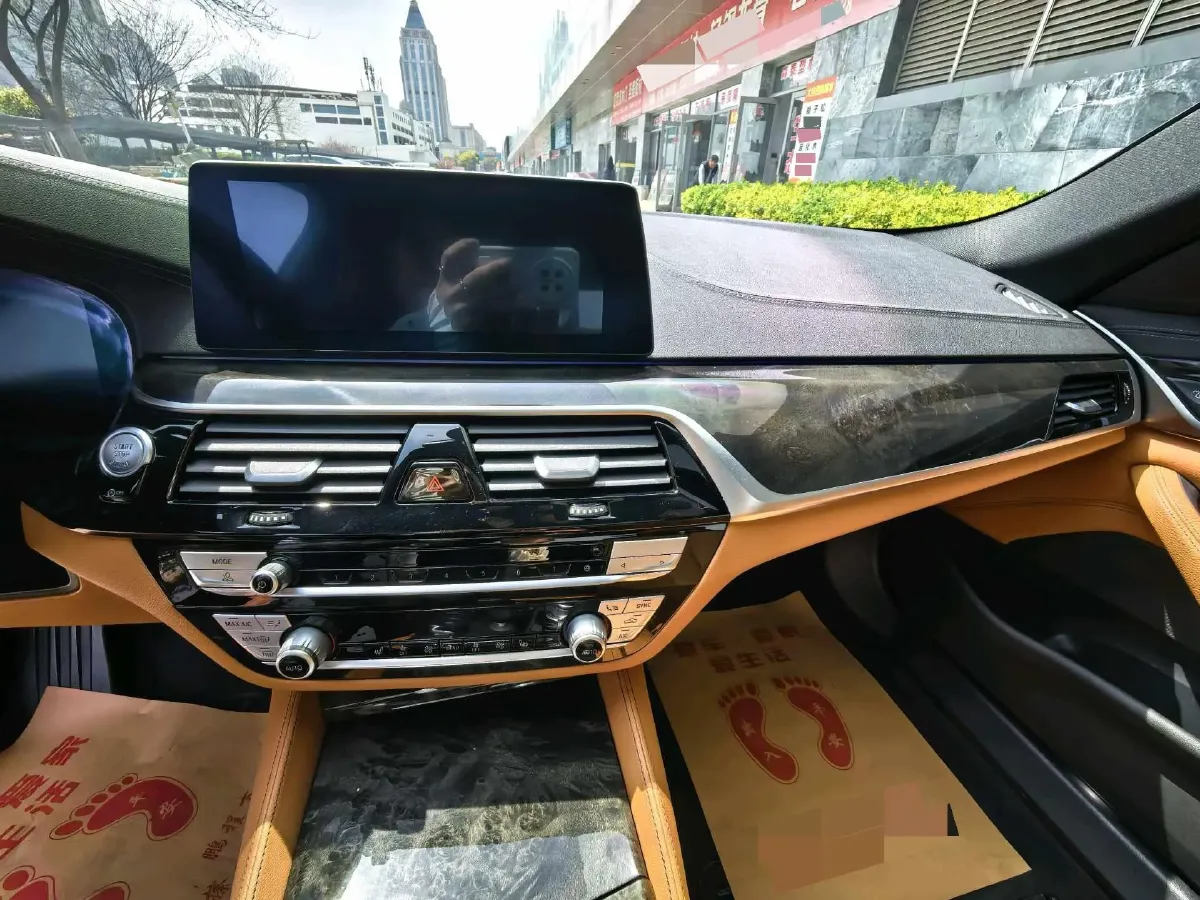 2020 BMW 5 Series 2.0T 252HP L4 8AT,autocango,china used car exporter,china ev exporter,chinese used car exporter,chinese used ev exporter