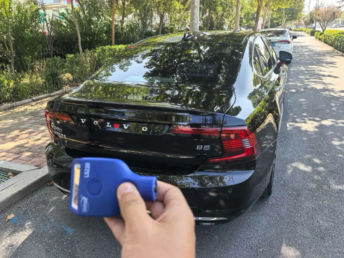 2022 Volvo S60 2.0T 197HP L4 8AT,autocango,china used car exporter,china ev exporter,chinese used car exporter,chinese used ev exporter