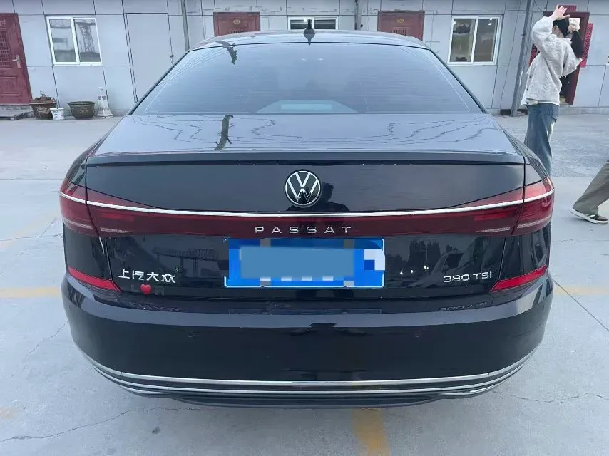 2024 Volkswagen Passat 2.0T 220HP L4 7DCT,autocango,china used car exporter,china ev exporter,chinese used car exporter,chinese used ev exporter