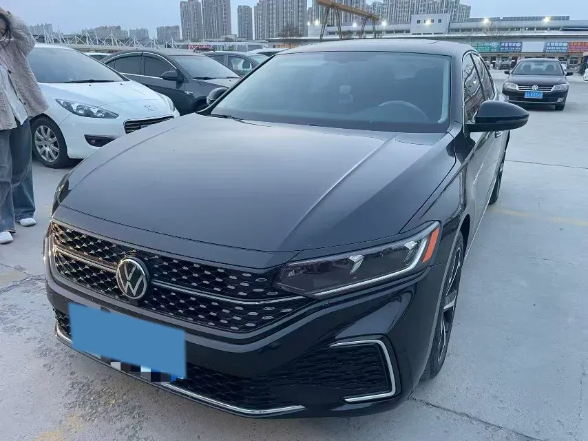 2024 Volkswagen Passat 2.0T 220HP L4 7DCT,autocango,china used car exporter,china ev exporter,chinese used car exporter,chinese used ev exporter