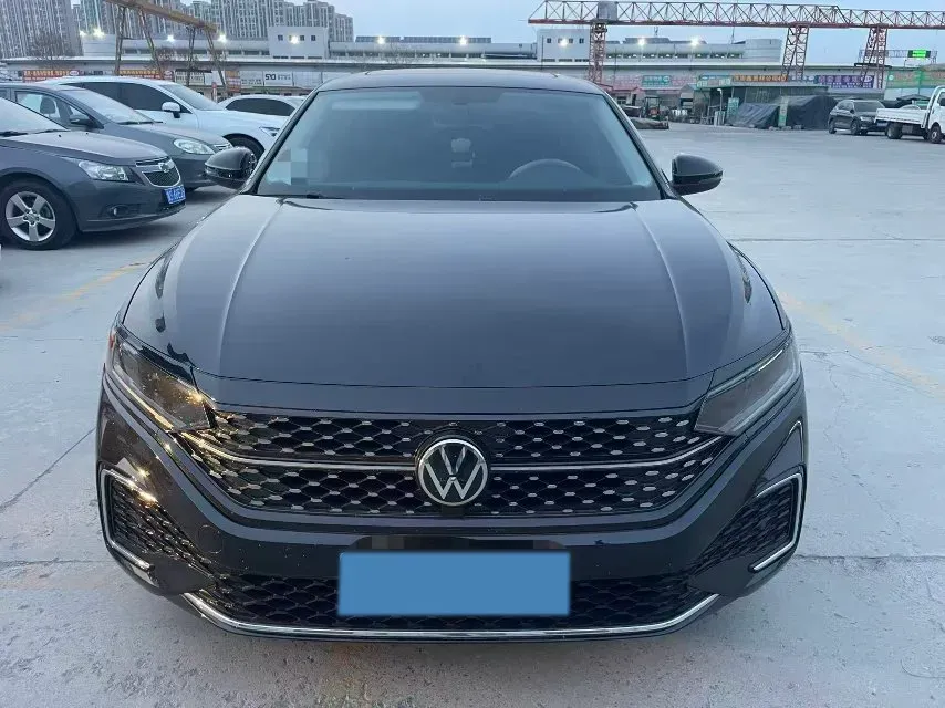 2024 Volkswagen Passat 2.0T 220HP L4 7DCT,autocango,china used car exporter,china ev exporter,chinese used car exporter,chinese used ev exporter