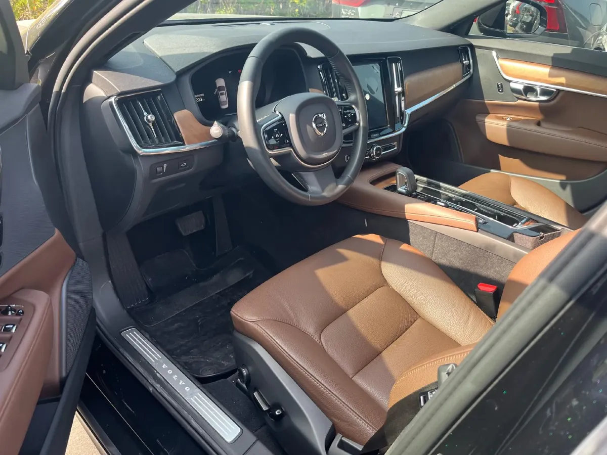 2025 Volvo S90 2.0T 250HP L4 8AT,autocango,china used car exporter,china ev exporter,chinese used car exporter,chinese used ev exporter