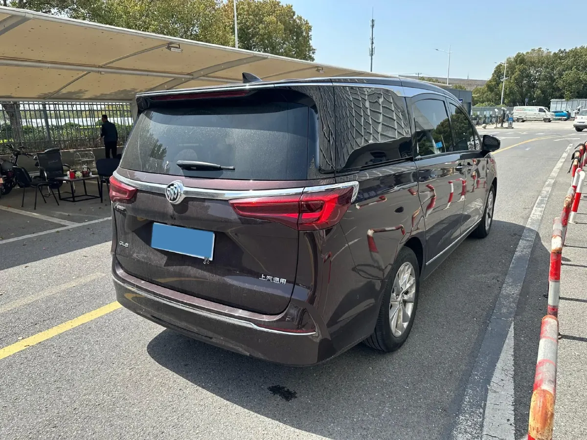 2022 Buick GL8 2.0T 237HP L4 9AT,autocango,china used car exporter,china ev exporter,chinese used car exporter,chinese used ev exporter
