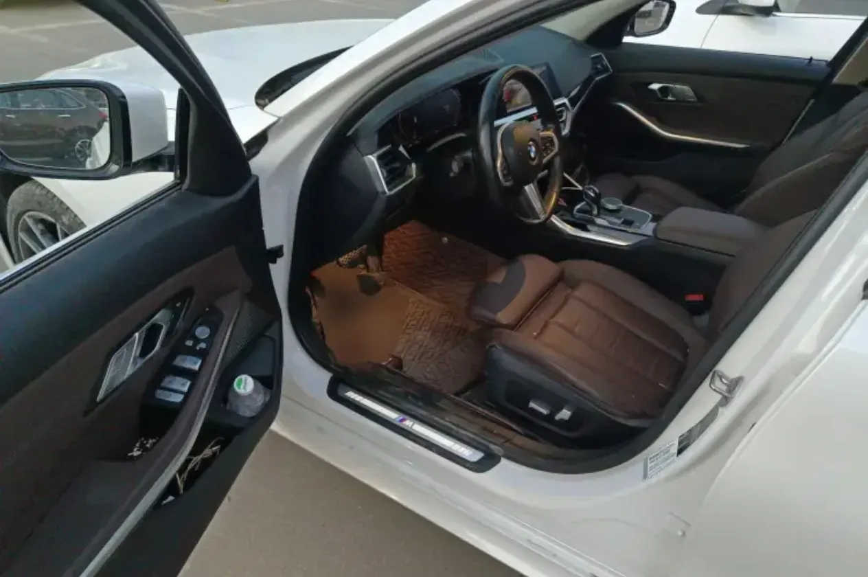 2021 BMW 3 Series 2.0T 156HP L4 8AT,autocango,china used car exporter,china ev exporter,chinese used car exporter,chinese used ev exporter