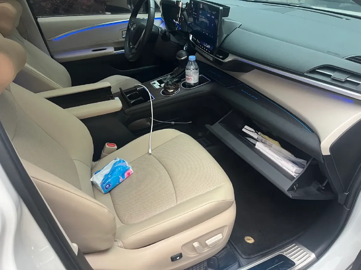 2023 Toyota Granvia 2.5L 189HP L4 E-CVT Hybrid,autocango,china used car exporter,china ev exporter,chinese used car exporter,chinese used ev exporter