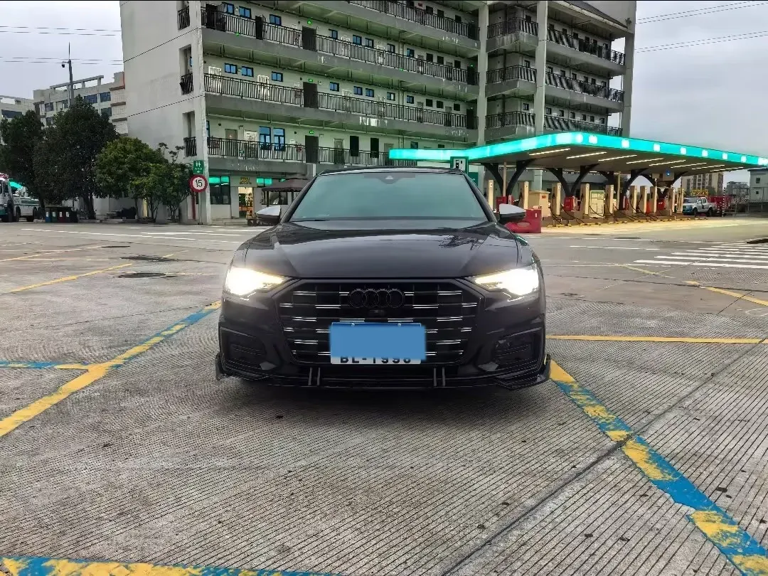 2024 Audi A6L 2.0T 245HP L4 7DCT,autocango,china used car exporter,china ev exporter,chinese used car exporter,chinese used ev exporter