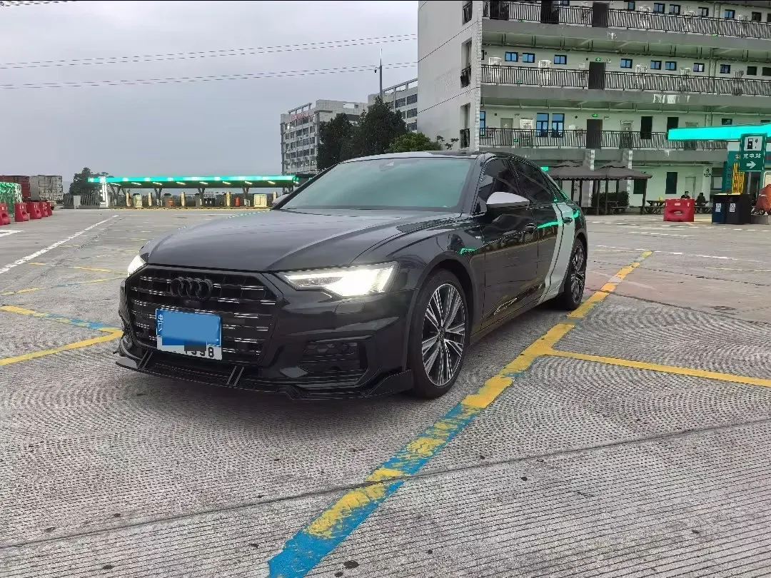 2024 Audi A6L 2.0T 245HP L4 7DCT,autocango,china used car exporter,china ev exporter,chinese used car exporter,chinese used ev exporter