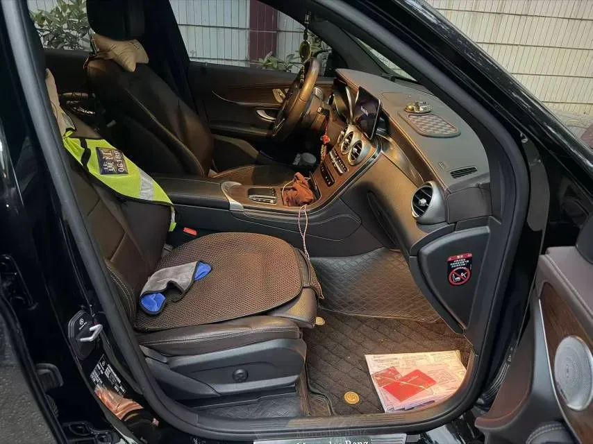 2021 Mercedes-Benz GLC Class 2.0T 258HP L4 9AT,autocango,china used car exporter,china ev exporter,chinese used car exporter,chinese used ev exporter