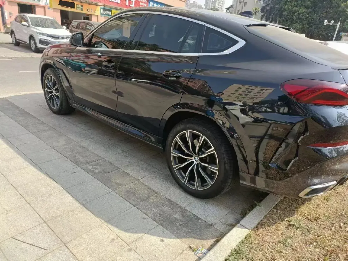 2022 BMW X6 3.0T 333HP L6 8AT,autocango,china used car exporter,china ev exporter,chinese used car exporter,chinese used ev exporter