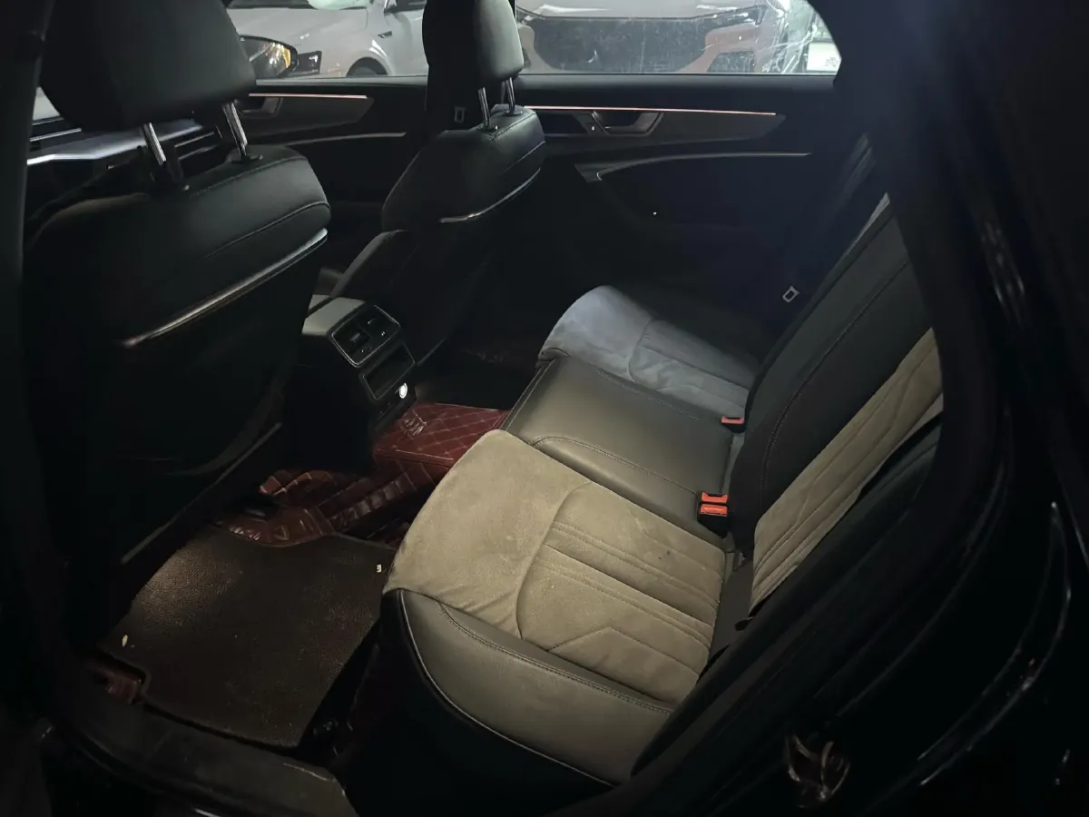 2023 Audi A6L 2.0T 190HP L4 7DCT,autocango,china used car exporter,china ev exporter,chinese used car exporter,chinese used ev exporter