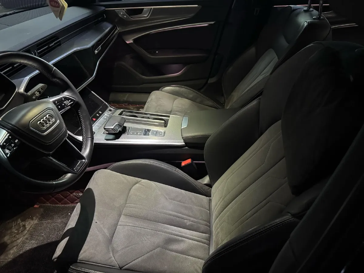 2023 Audi A6L 2.0T 190HP L4 7DCT,autocango,china used car exporter,china ev exporter,chinese used car exporter,chinese used ev exporter