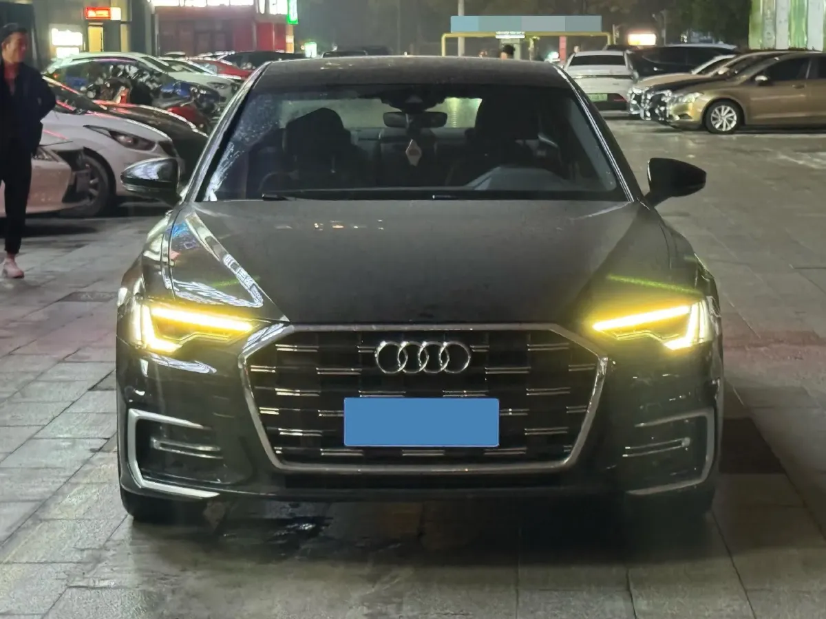 2023 Audi A6L 2.0T 190HP L4 7DCT,autocango,china used car exporter,china ev exporter,chinese used car exporter,chinese used ev exporter