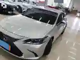 2018 Lexus ES 2.5L 178HP L4 E-CVT Hybrid