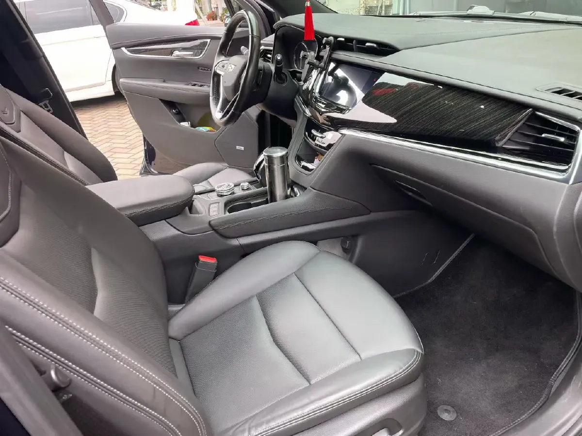 2021 Cadillac XT6 2.0T 237HP L4 9AT,autocango,china used car exporter,china ev exporter,chinese used car exporter,chinese used ev exporter