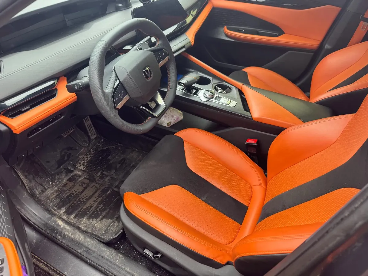 2023 ChangAn UNI-V 1.5T 188HP L4 7DCT,autocango,china used car exporter,china ev exporter,chinese used car exporter,chinese used ev exporter