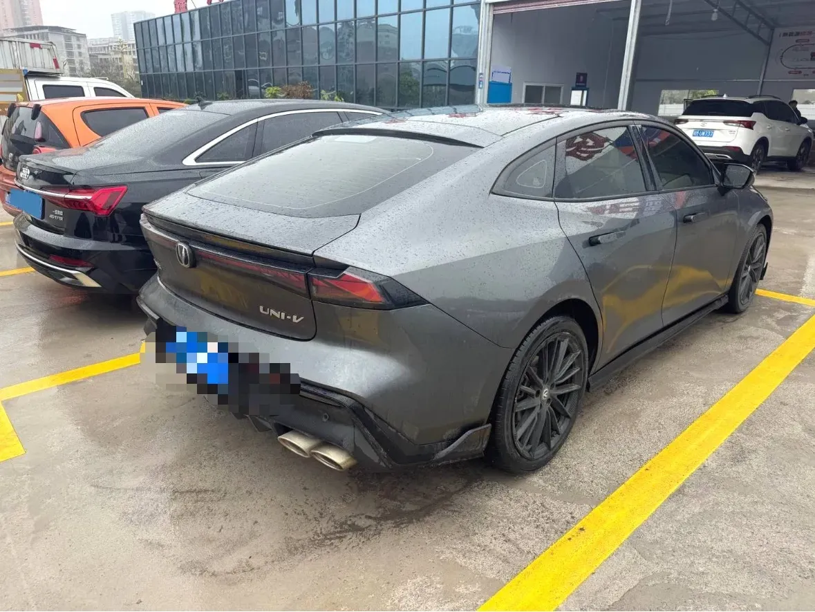 2023 ChangAn UNI-V 1.5T 188HP L4 7DCT,autocango,china used car exporter,china ev exporter,chinese used car exporter,chinese used ev exporter
