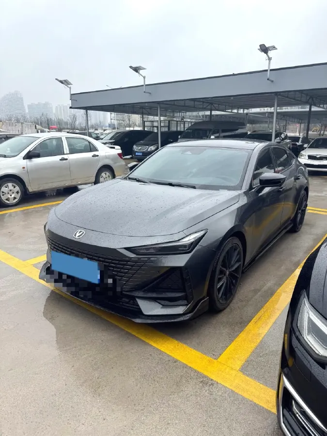 2023 ChangAn UNI-V 1.5T 188HP L4 7DCT,autocango,china used car exporter,china ev exporter,chinese used car exporter,chinese used ev exporter