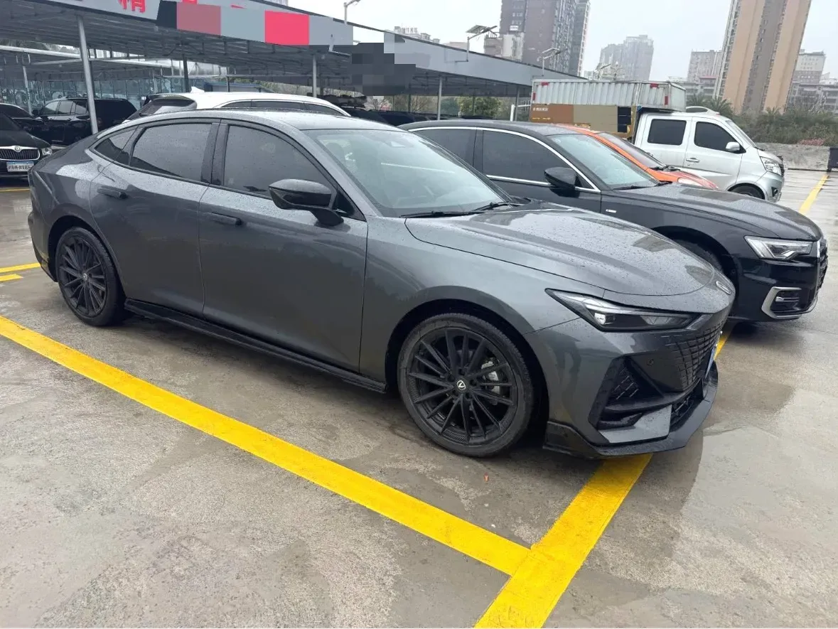 2023 ChangAn UNI-V 1.5T 188HP L4 7DCT,autocango,china used car exporter,china ev exporter,chinese used car exporter,chinese used ev exporter