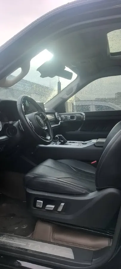 2024 Tank 400 2.0T 252HP L4 9AT PHEV 36.7/37.1KWH,autocango,china used car exporter,china ev exporter,chinese used car exporter,chinese used ev exporter