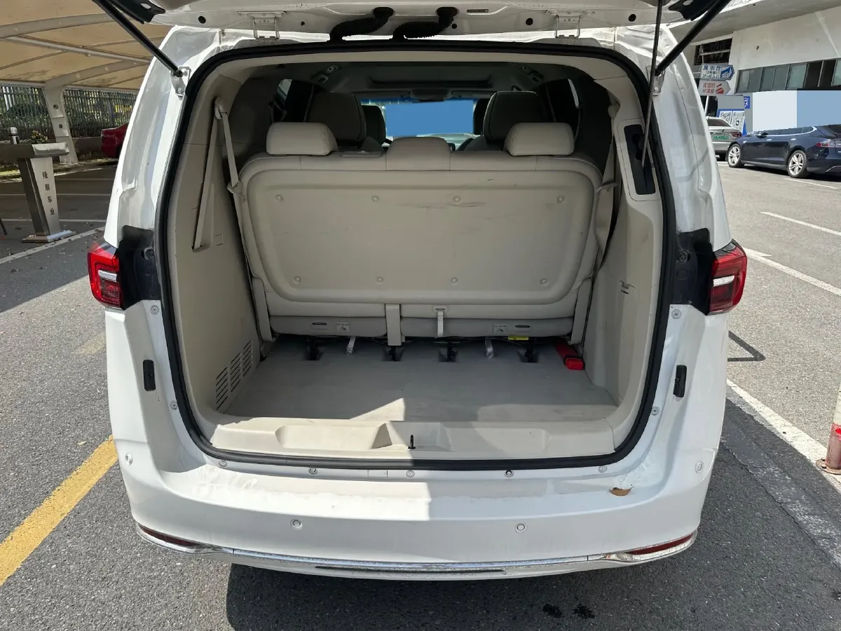 2021 Buick GL8 2.0T 237HP L4 9AT,autocango,china used car exporter,china ev exporter,chinese used car exporter,chinese used ev exporter