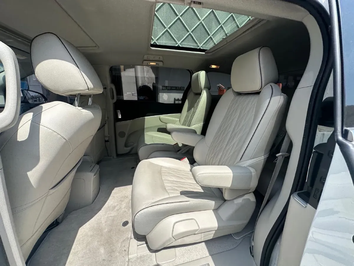 2021 Buick GL8 2.0T 237HP L4 9AT,autocango,china used car exporter,china ev exporter,chinese used car exporter,chinese used ev exporter