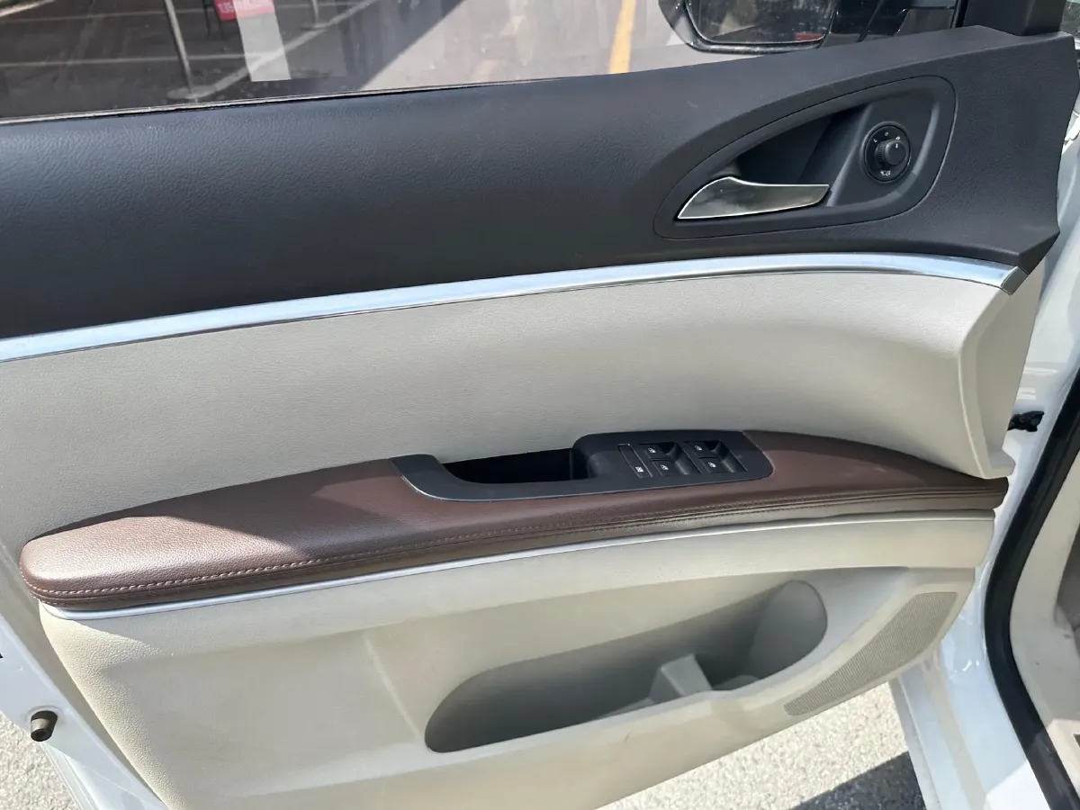 2021 Buick GL8 2.0T 237HP L4 9AT,autocango,china used car exporter,china ev exporter,chinese used car exporter,chinese used ev exporter