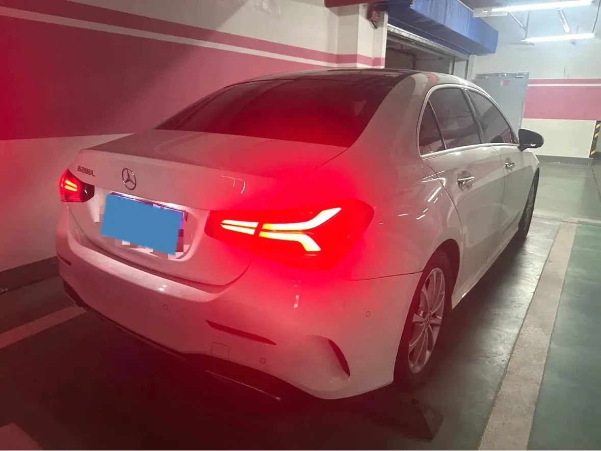 2021 Mercedes-Benz A Class 1.3T 163HP L4 7DCT,autocango,china used car exporter,china ev exporter,chinese used car exporter,chinese used ev exporter