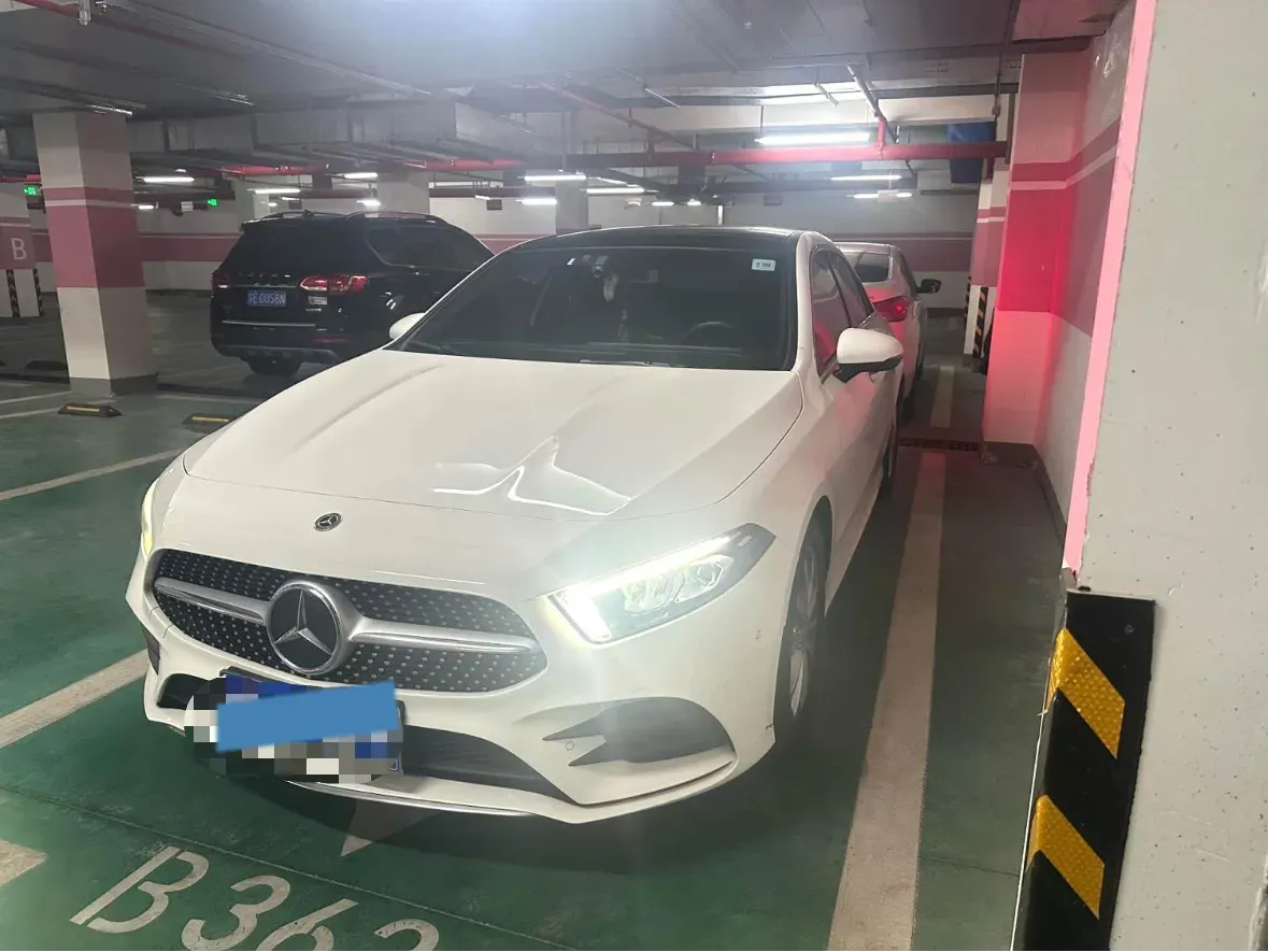 2021 Mercedes-Benz A Class 1.3T 163HP L4 7DCT,autocango,china used car exporter,china ev exporter,chinese used car exporter,chinese used ev exporter