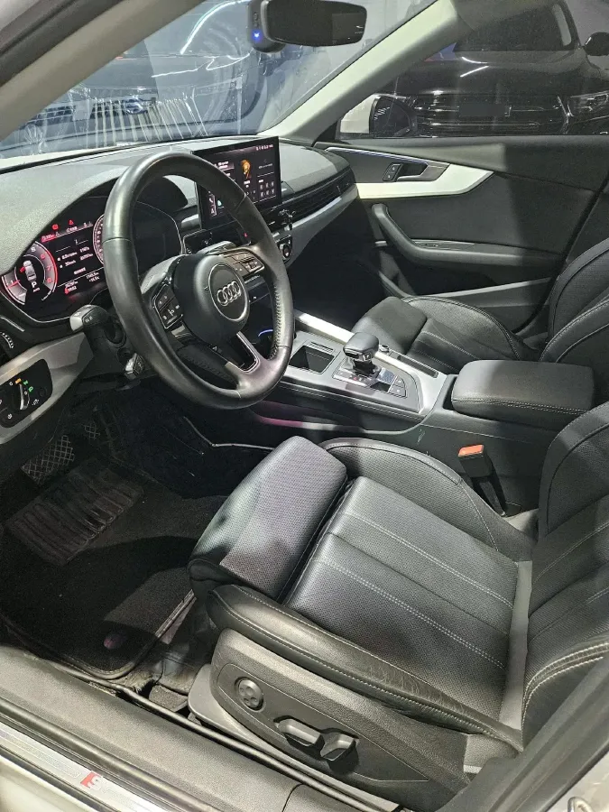 2020 Audi A4L 2.0T 190HP L4 7DCT,autocango,china used car exporter,china ev exporter,chinese used car exporter,chinese used ev exporter