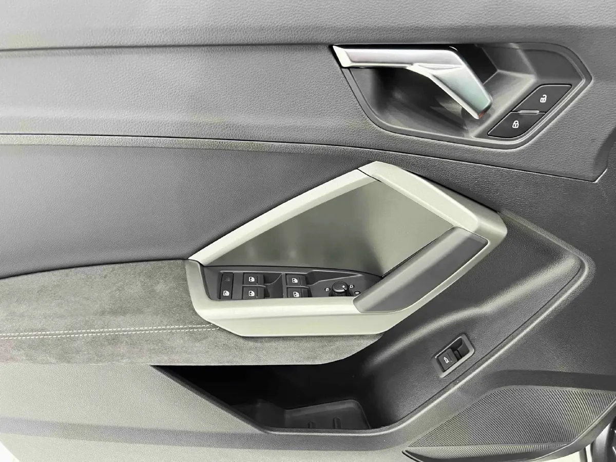 2022 Audi Q3 1.4T 150HP L4 7DCT,autocango,china used car exporter,china ev exporter,chinese used car exporter,chinese used ev exporter