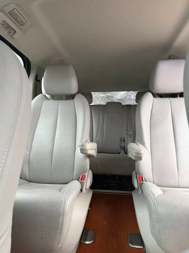 2023 Buick GL8 2.0T 237HP L4 9AT,autocango,china used car exporter,china ev exporter,chinese used car exporter,chinese used ev exporter