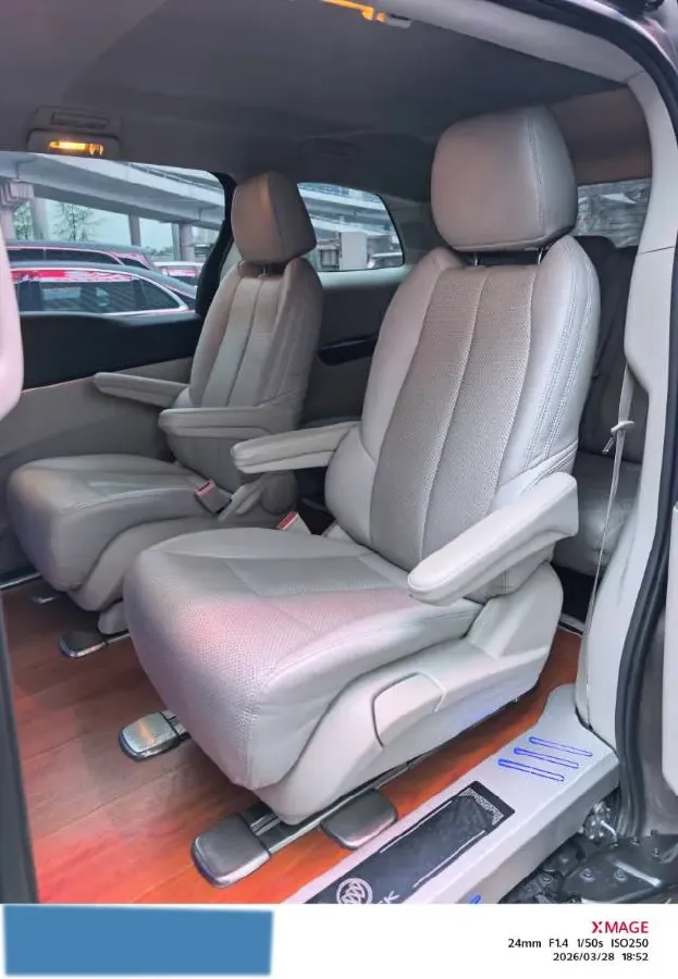 2023 Buick GL8 2.0T 237HP L4 9AT,autocango,china used car exporter,china ev exporter,chinese used car exporter,chinese used ev exporter