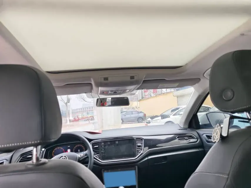 2021 Volkswagen T-Roc 1.4T 150HP L4 7DCT,autocango,china used car exporter,china ev exporter,chinese used car exporter,chinese used ev exporter