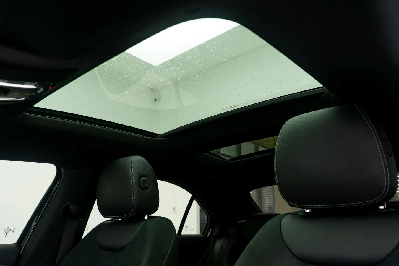 2020 Mercedes-Benz A Class 1.3T 163HP L4 7DCT,autocango,china used car exporter,china ev exporter,chinese used car exporter,chinese used ev exporter