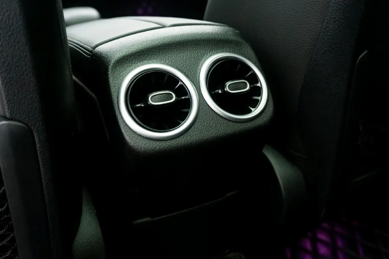 2020 Mercedes-Benz A Class 1.3T 163HP L4 7DCT,autocango,china used car exporter,china ev exporter,chinese used car exporter,chinese used ev exporter