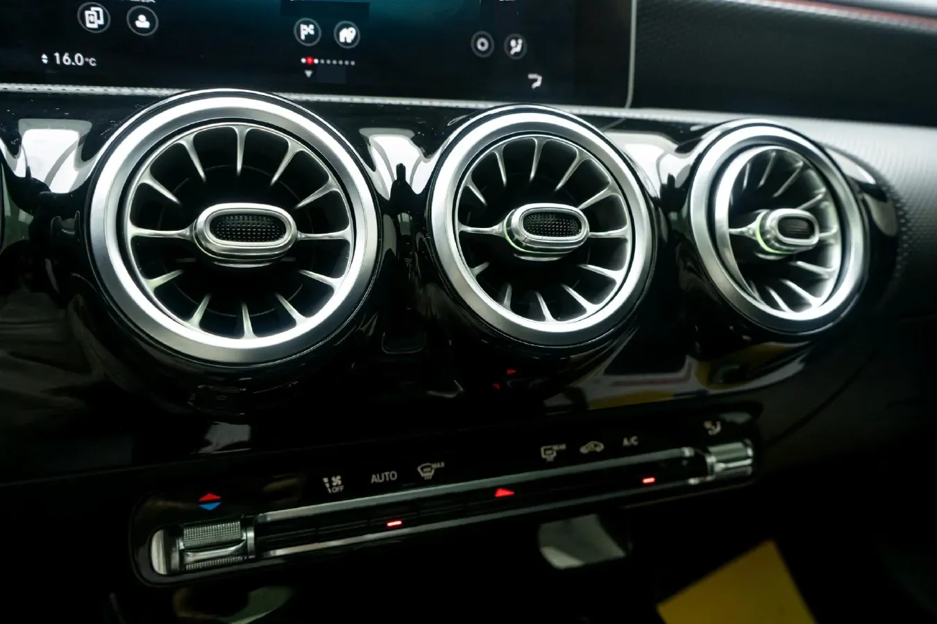 2020 Mercedes-Benz A Class 1.3T 163HP L4 7DCT,autocango,china used car exporter,china ev exporter,chinese used car exporter,chinese used ev exporter