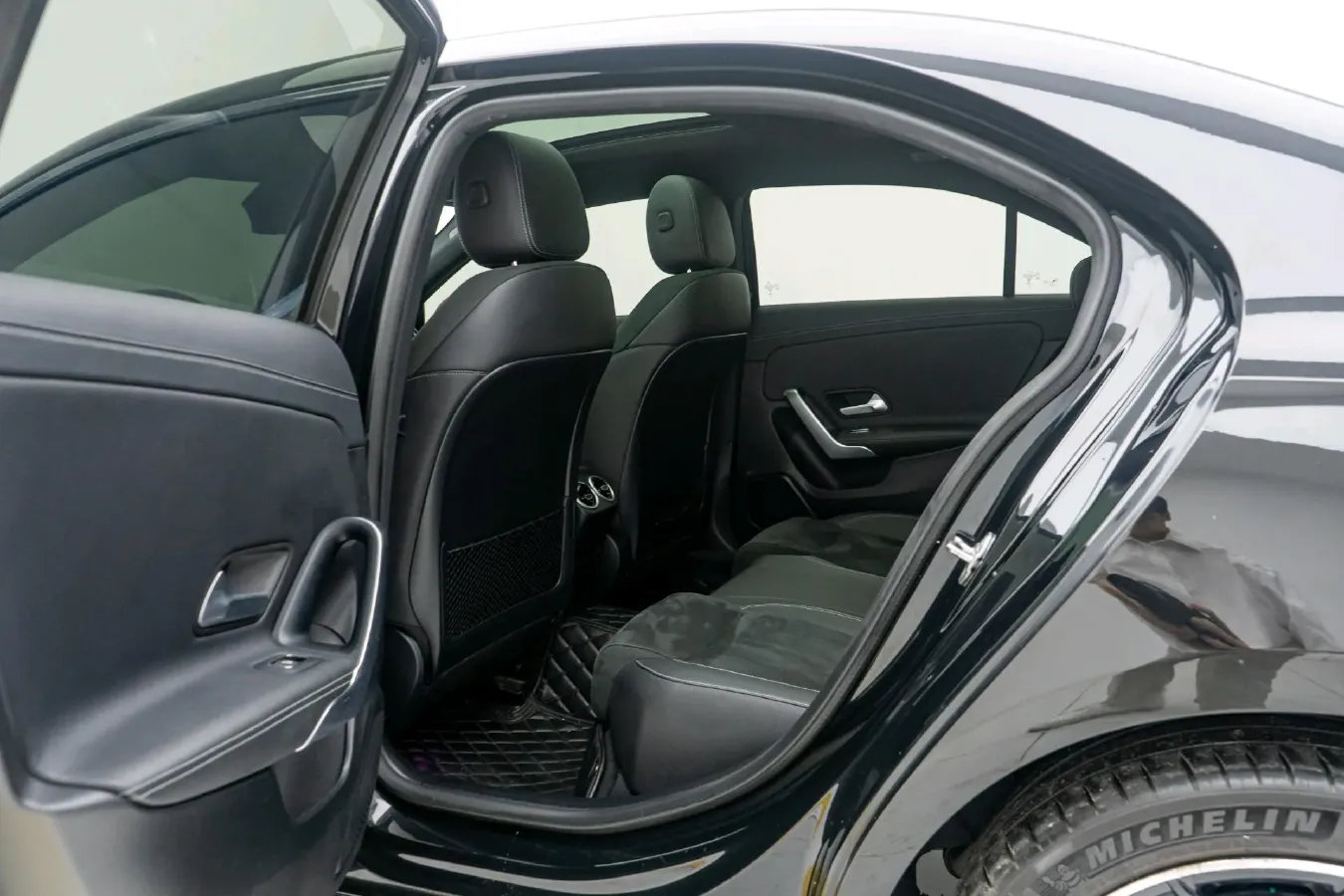 2020 Mercedes-Benz A Class 1.3T 163HP L4 7DCT,autocango,china used car exporter,china ev exporter,chinese used car exporter,chinese used ev exporter