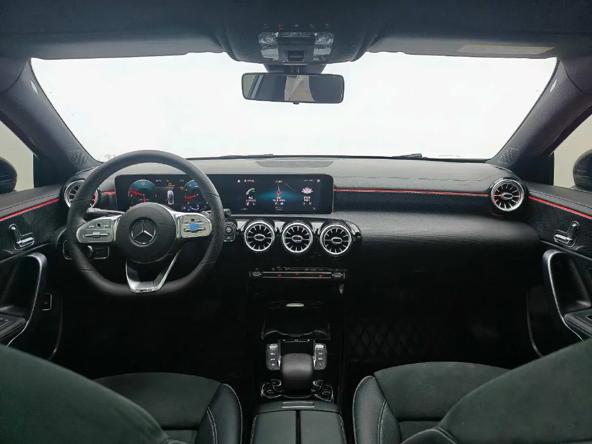 2020 Mercedes-Benz A Class 1.3T 163HP L4 7DCT,autocango,china used car exporter,china ev exporter,chinese used car exporter,chinese used ev exporter