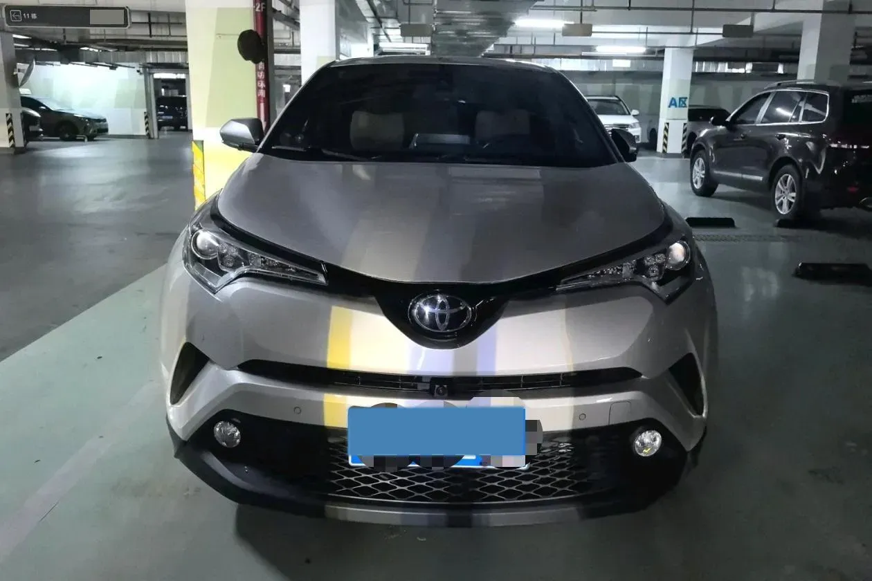 2018 Toyota C-HR 2.0L 171HP L4 CVT,autocango,china used car exporter,china ev exporter,chinese used car exporter,chinese used ev exporter