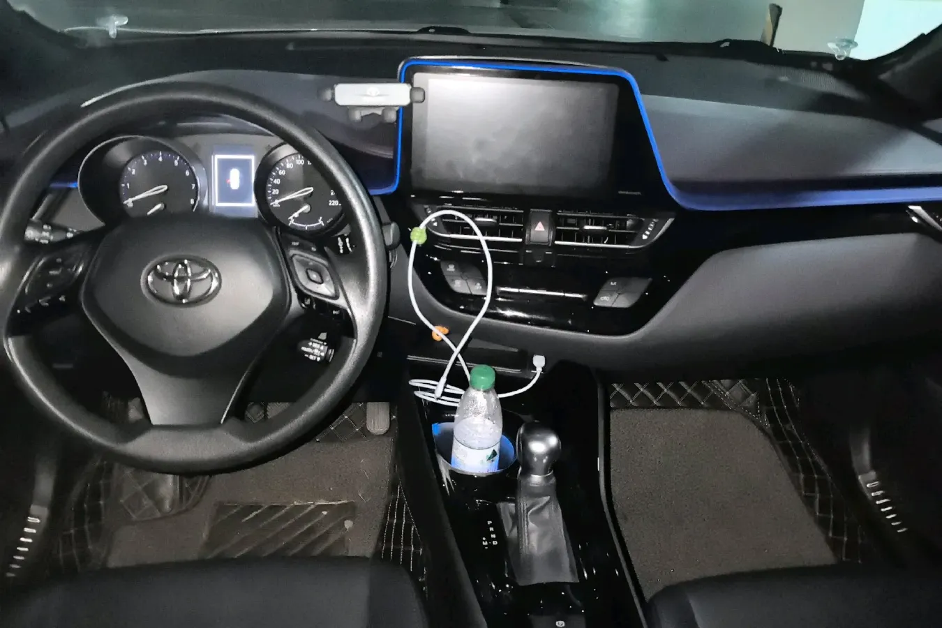 2018 Toyota C-HR 2.0L 171HP L4 CVT,autocango,china used car exporter,china ev exporter,chinese used car exporter,chinese used ev exporter
