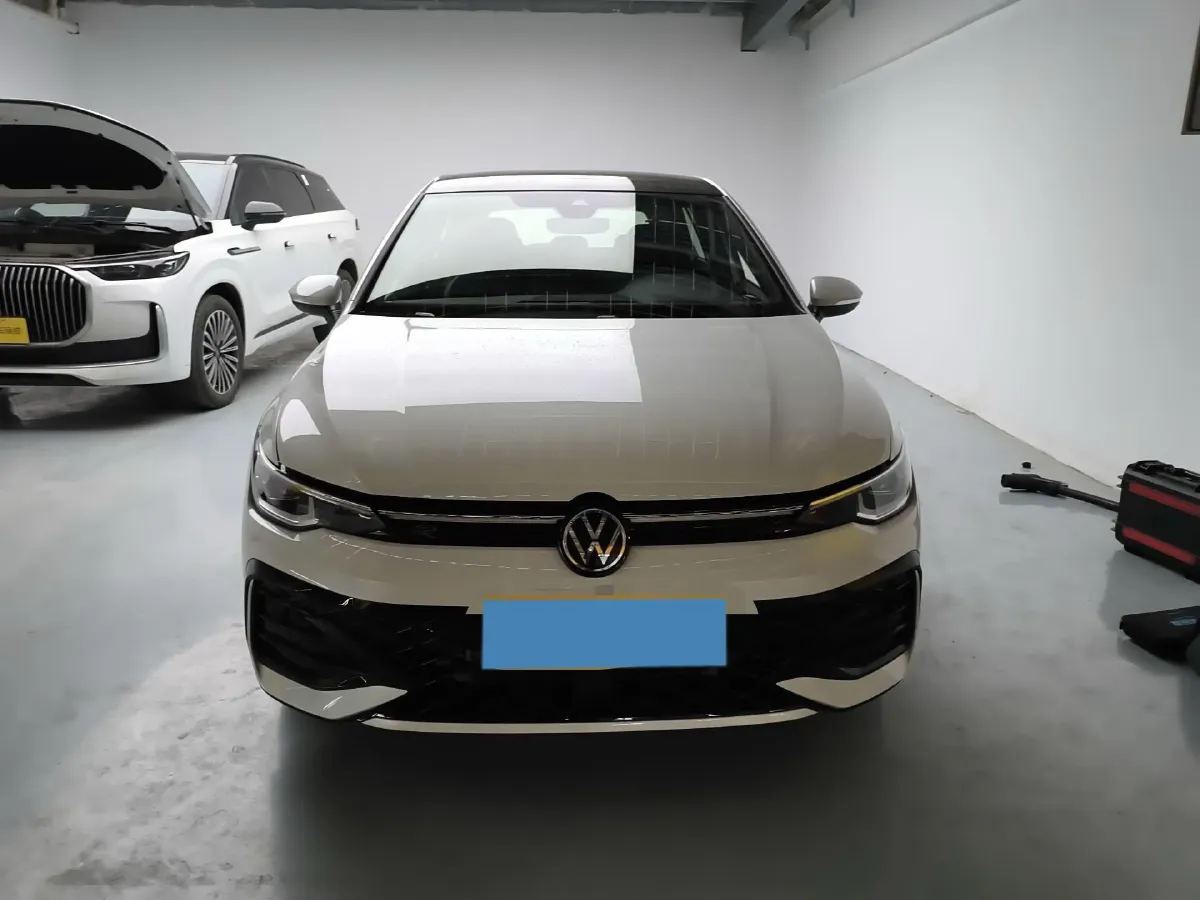 2025 Volkswagen Golf 1.5T 160HP L4 7DCT,autocango,china used car exporter,china ev exporter,chinese used car exporter,chinese used ev exporter