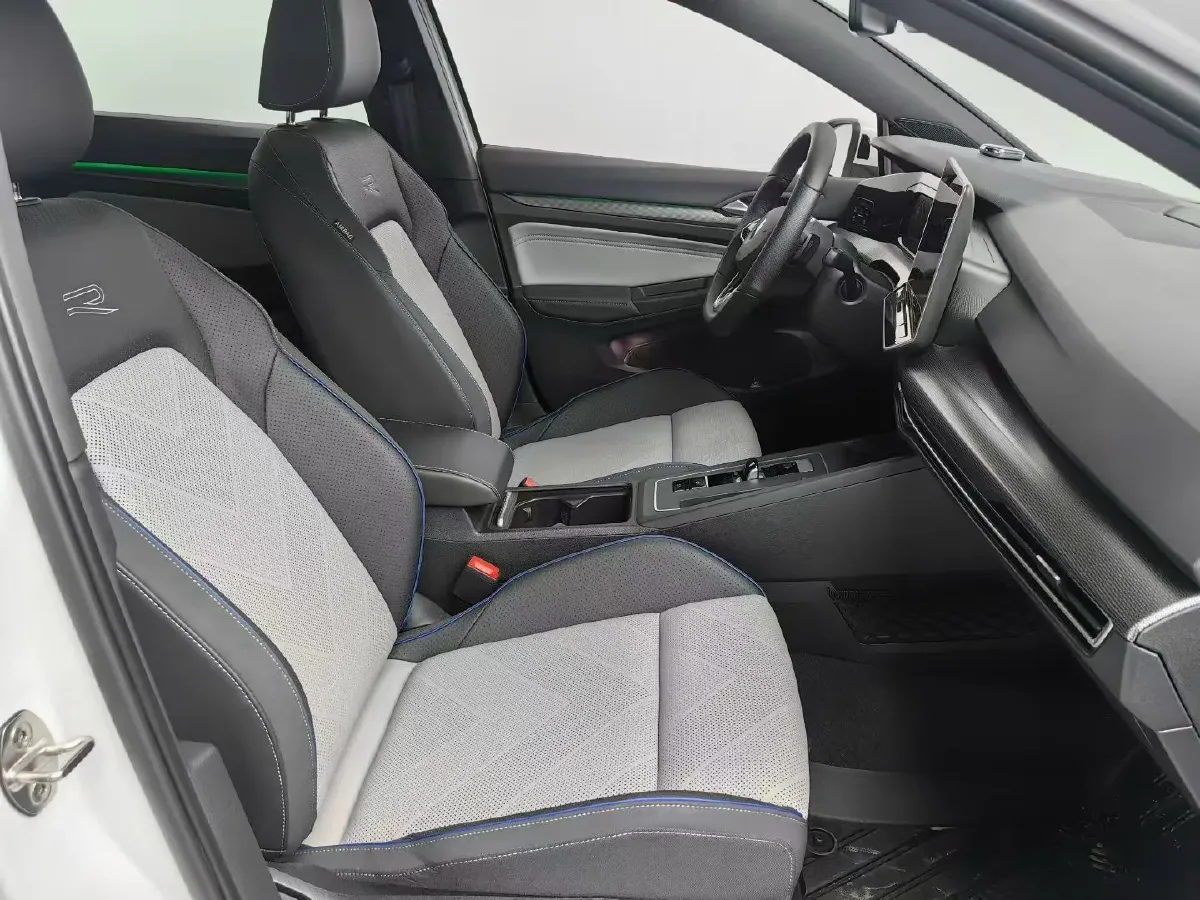 2025 Volkswagen Golf 1.5T 160HP L4 7DCT,autocango,china used car exporter,china ev exporter,chinese used car exporter,chinese used ev exporter